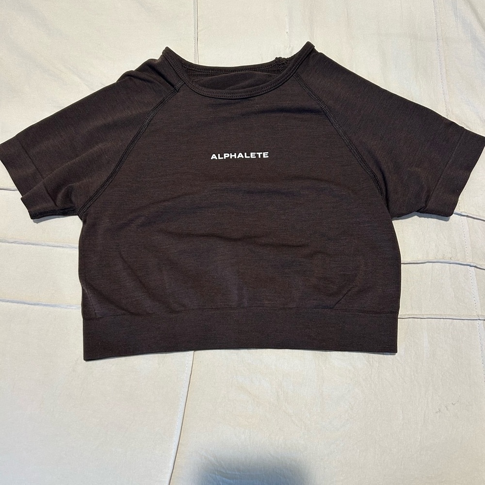 Alphalete Women's Brown Short Sleeve Tee